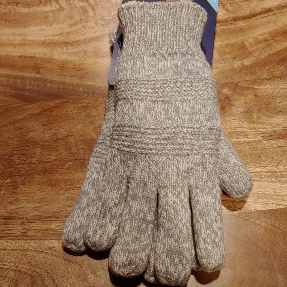 Isotoner Smart Dry Gloves - Picture 4 of 4